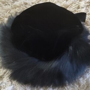 Vintage Black Velvet Hat with Fur Trim